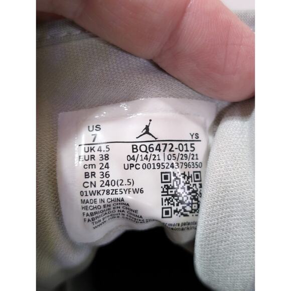 Size 7 - Women's - 5.5 Men Nike Air Jordan 1 Mid Light Smoke Grey Fog BQ6472-015 - Picture 8 of 10